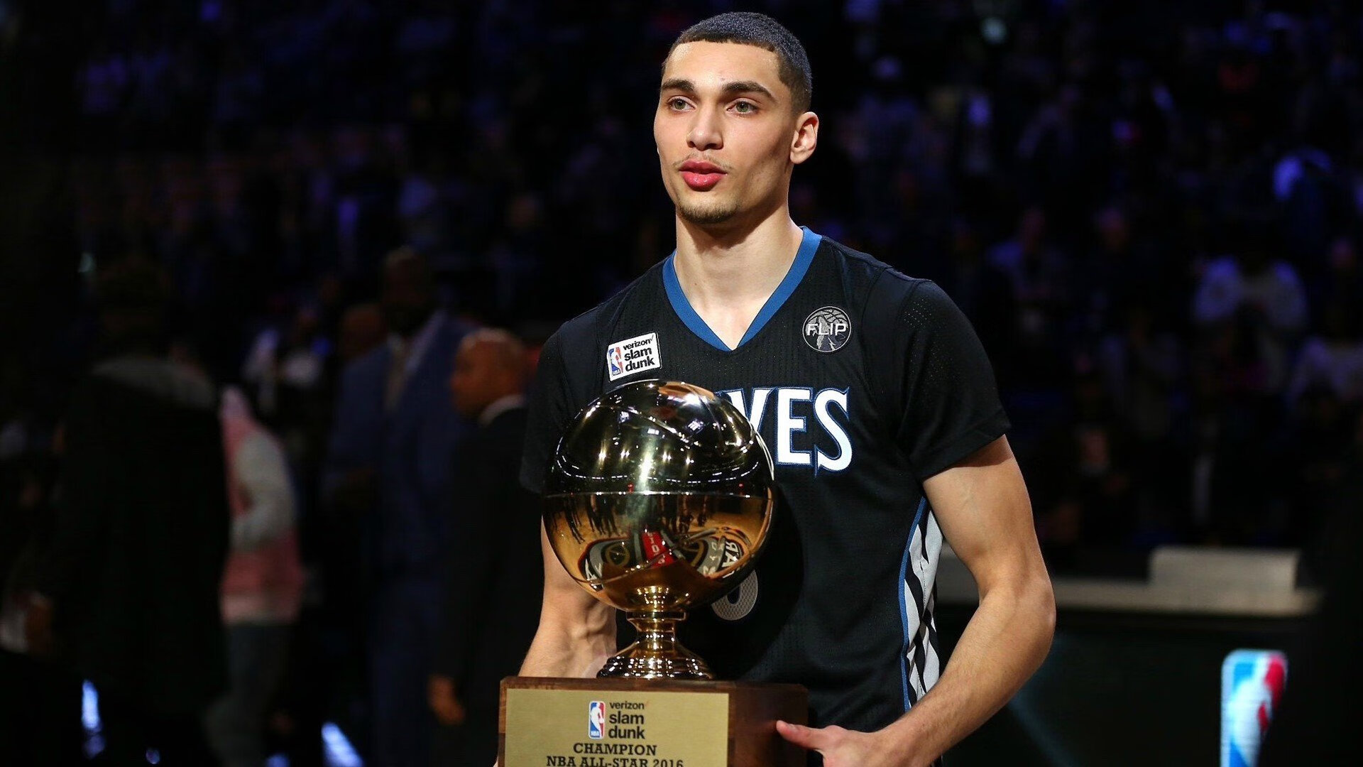 科维托娃回归赛场，挺进下一轮首场状态亮眼，G2观众沸腾！